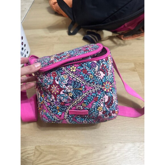Vera Bradley lunchbox - Picture 1 of 5